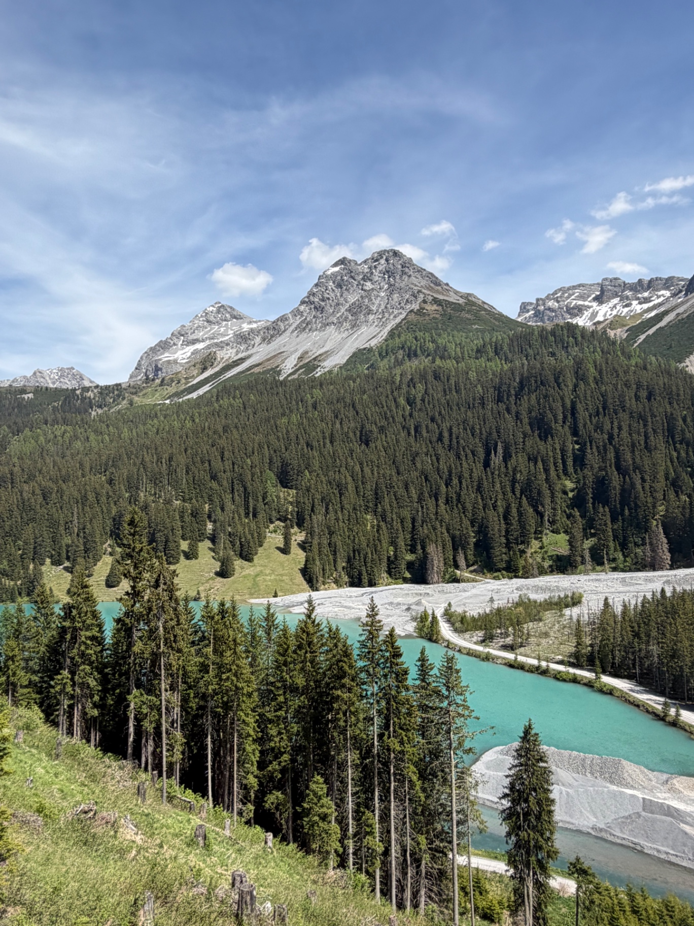 Türkisfarbener Bergsee