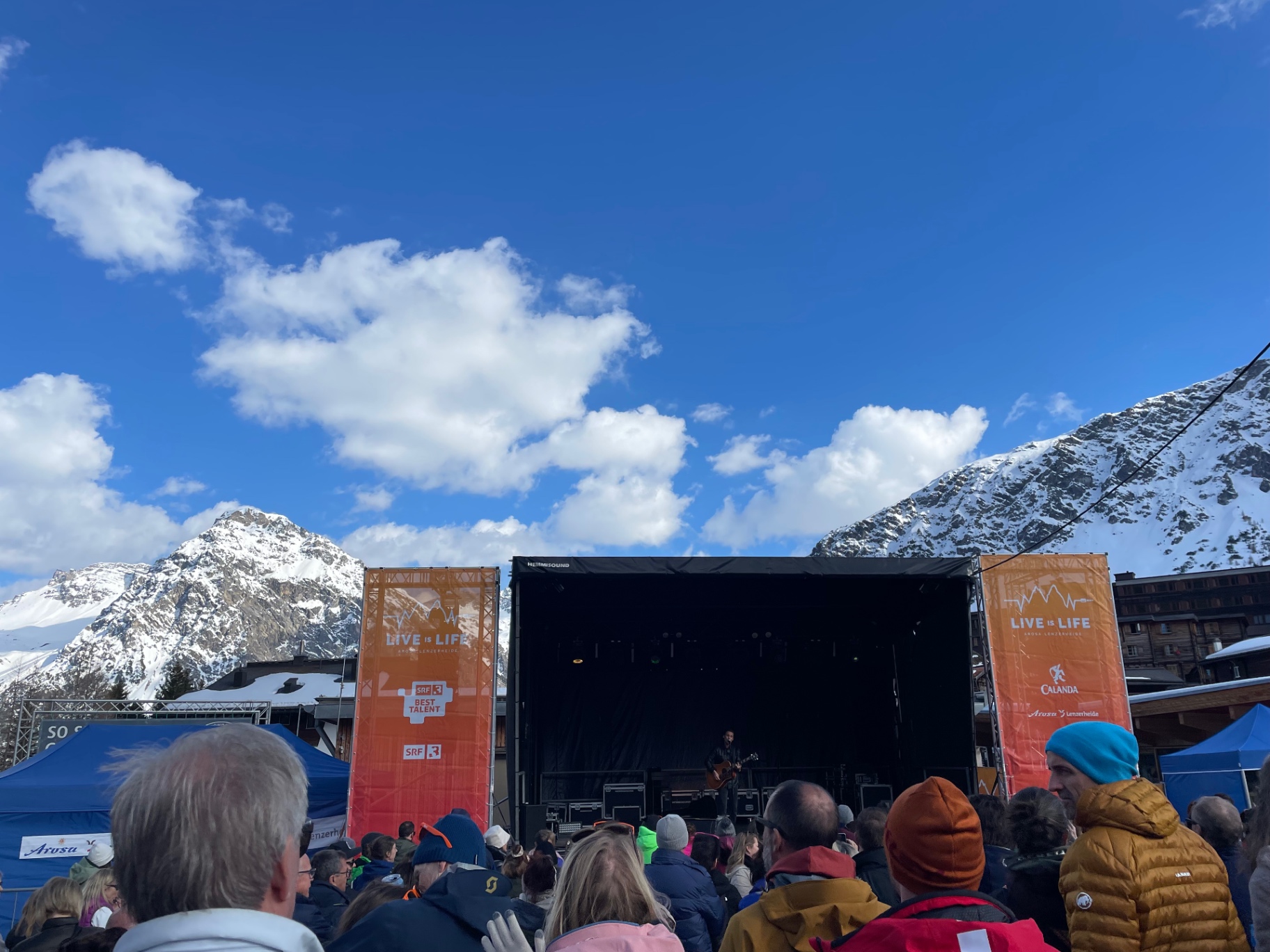 Live is Life Konzert