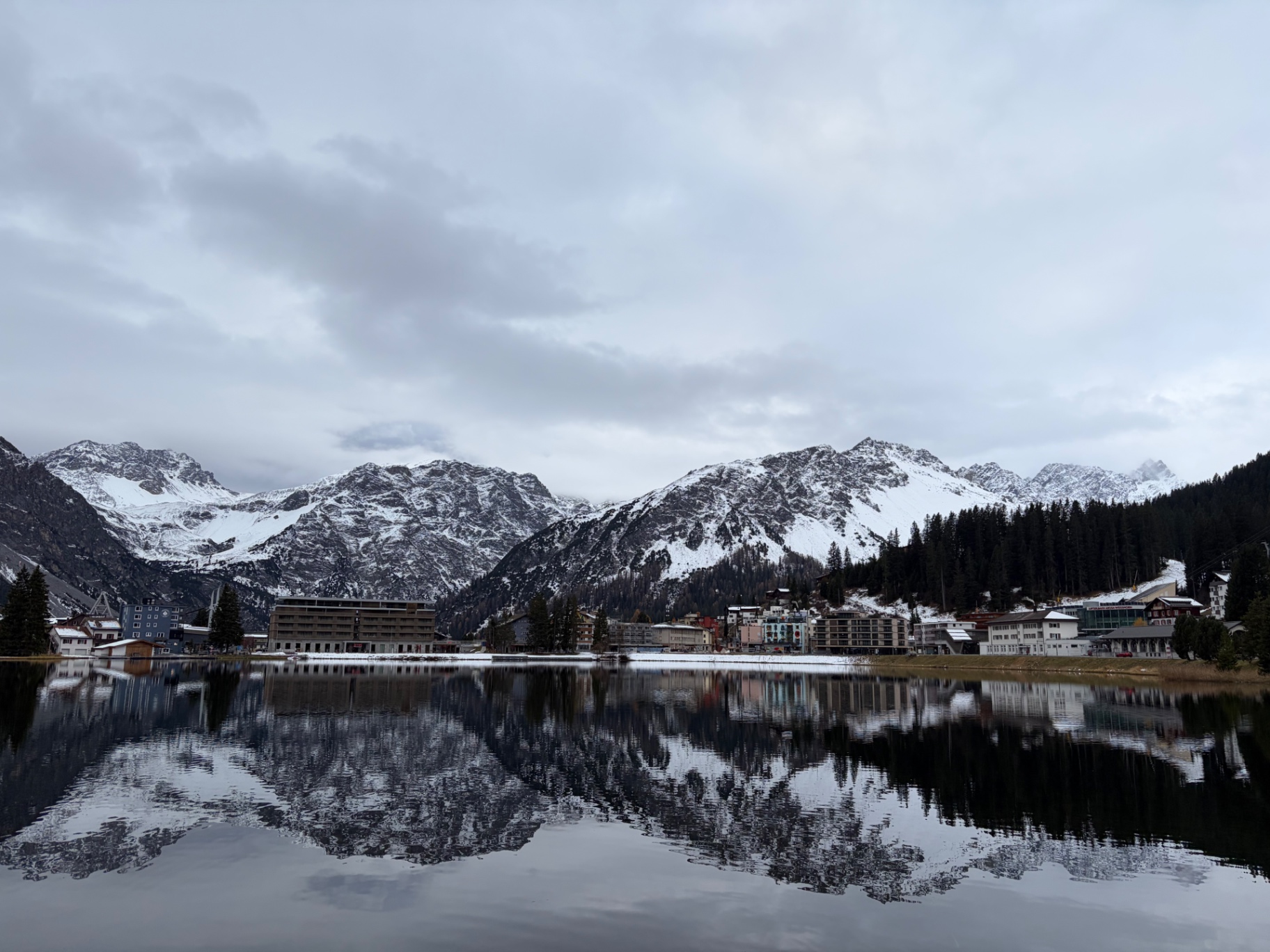 Winterspiegelung am See
